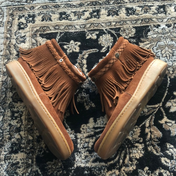 Minnetonka size 9 inside fur, side zip mocassins - Picture 1 of 4